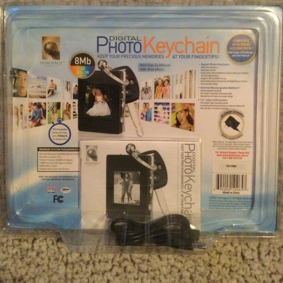Innovage Other - Digital Photo Keychain 8 mb 60 Photo Cap.